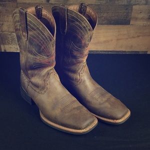ARIAT SPORT WIDE SQUARE TOE WESTERN BOOT SZ:9.5D